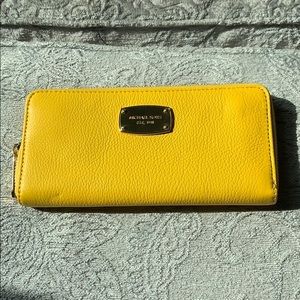 Michael Kors Continental Wallet